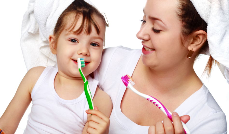 cleaning children's teeth